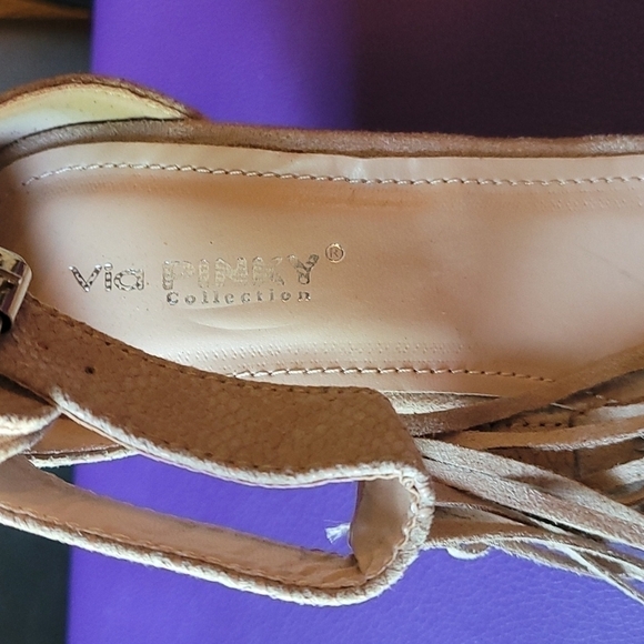 𝅺VIA Pinky Fringe Wedge 🥰 - Picture 3 of 7